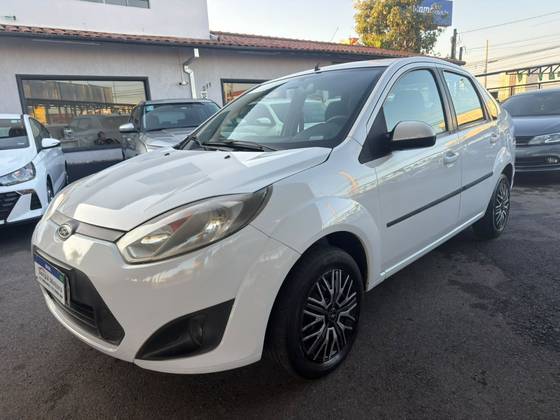 FORD FIESTA 1.6 ROCAM SE 8V FLEX 4P MANUAL FORD FIESTA 1.6 ROCAM SE 8V FLEX 4P MANUAL